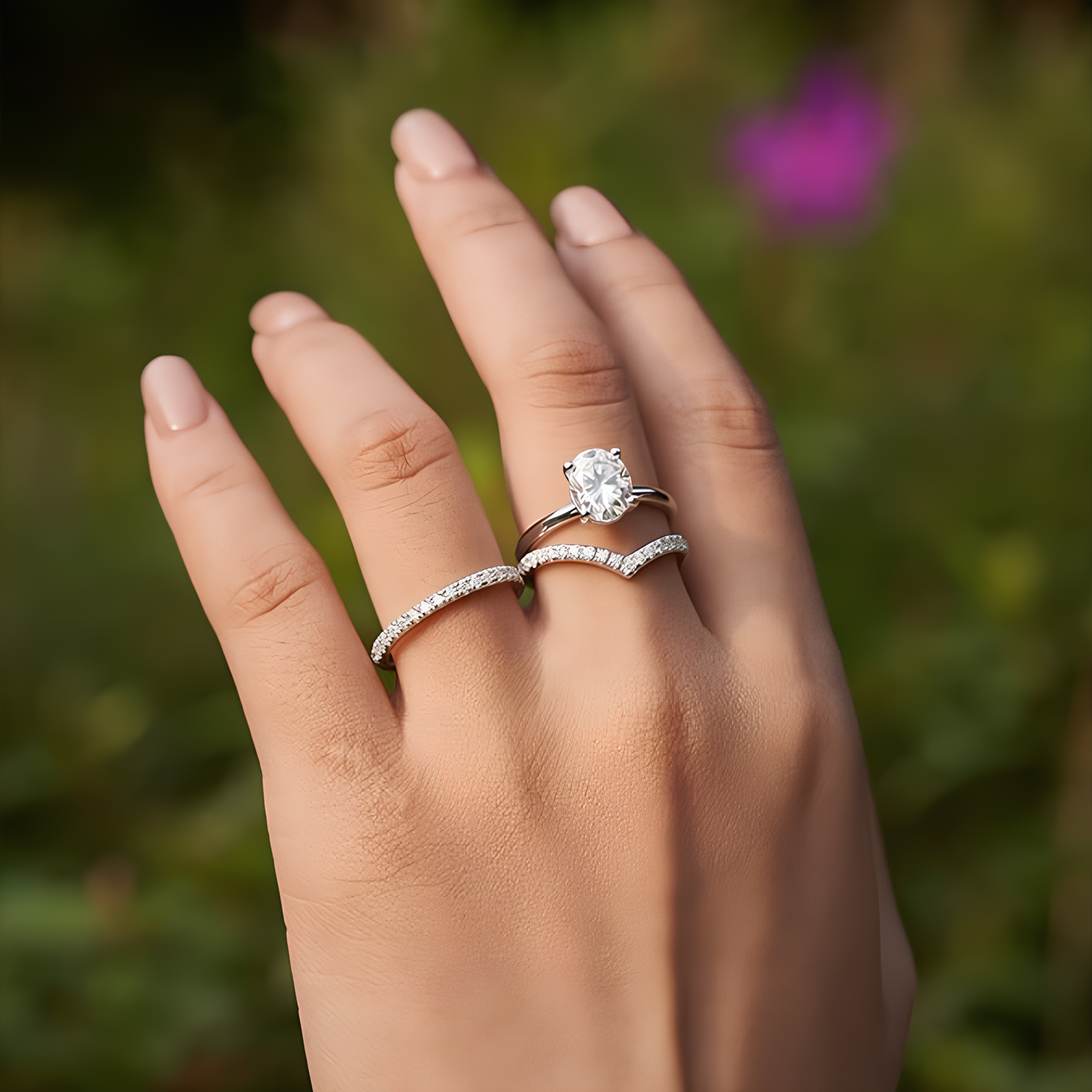 Bague solitaire ovale fine en moissanite