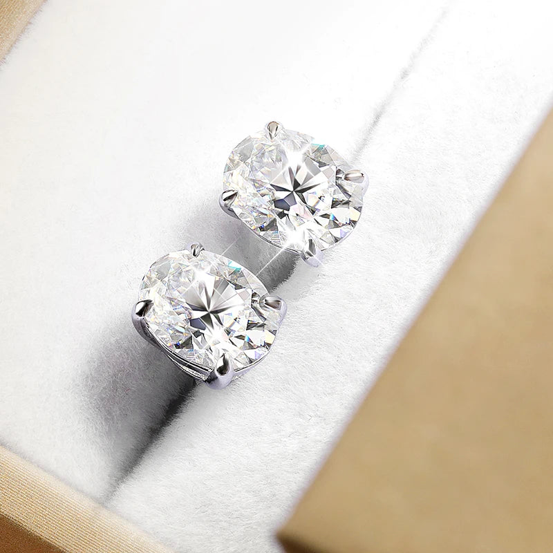 Boucle d'oreille Solitaire en Moissanite Ovale