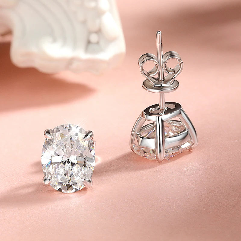Boucle d'oreille Solitaire en Moissanite Ovale