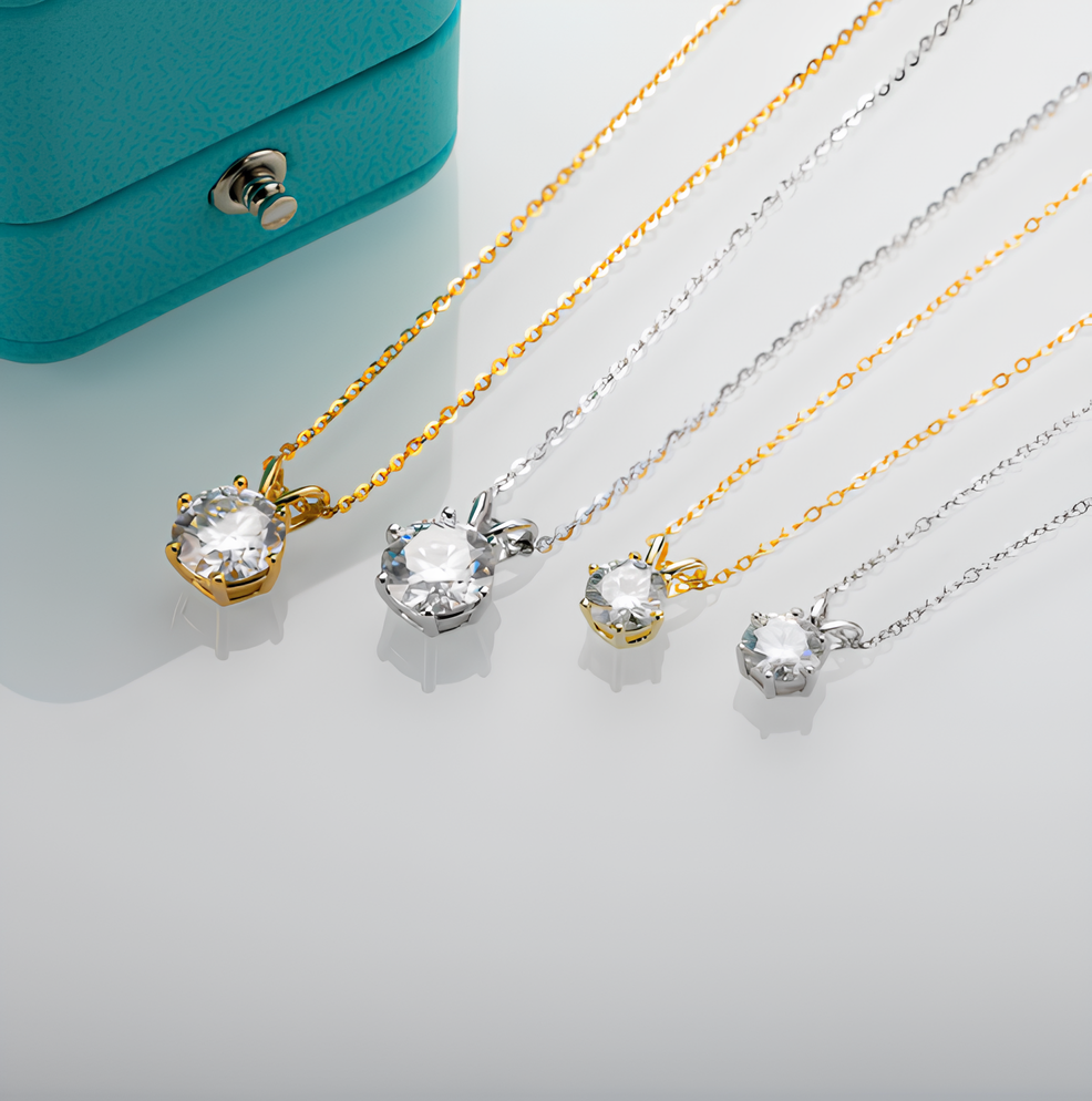 Collier en argent avec moissanite brillante à 6 griffes