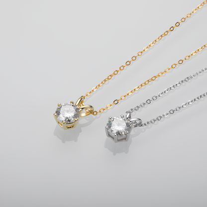 Collier en argent avec moissanite brillante à 6 griffes