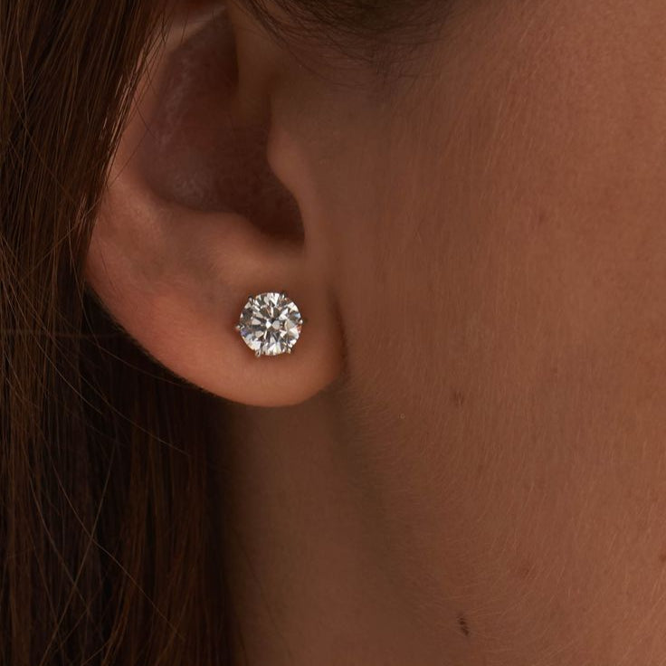 Boucle d'oreille Solitaire à 6 Griffes en Moissanite