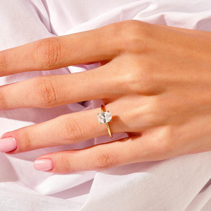 Bague ovale Elegance en moissanite