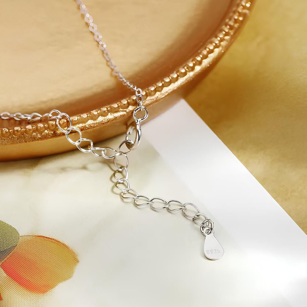 Collier Point of Light en argent et moissanite