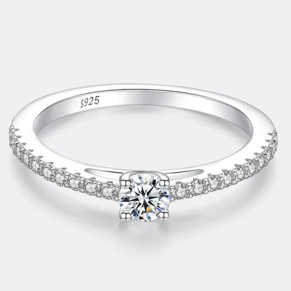 Bague en moissanite brillante