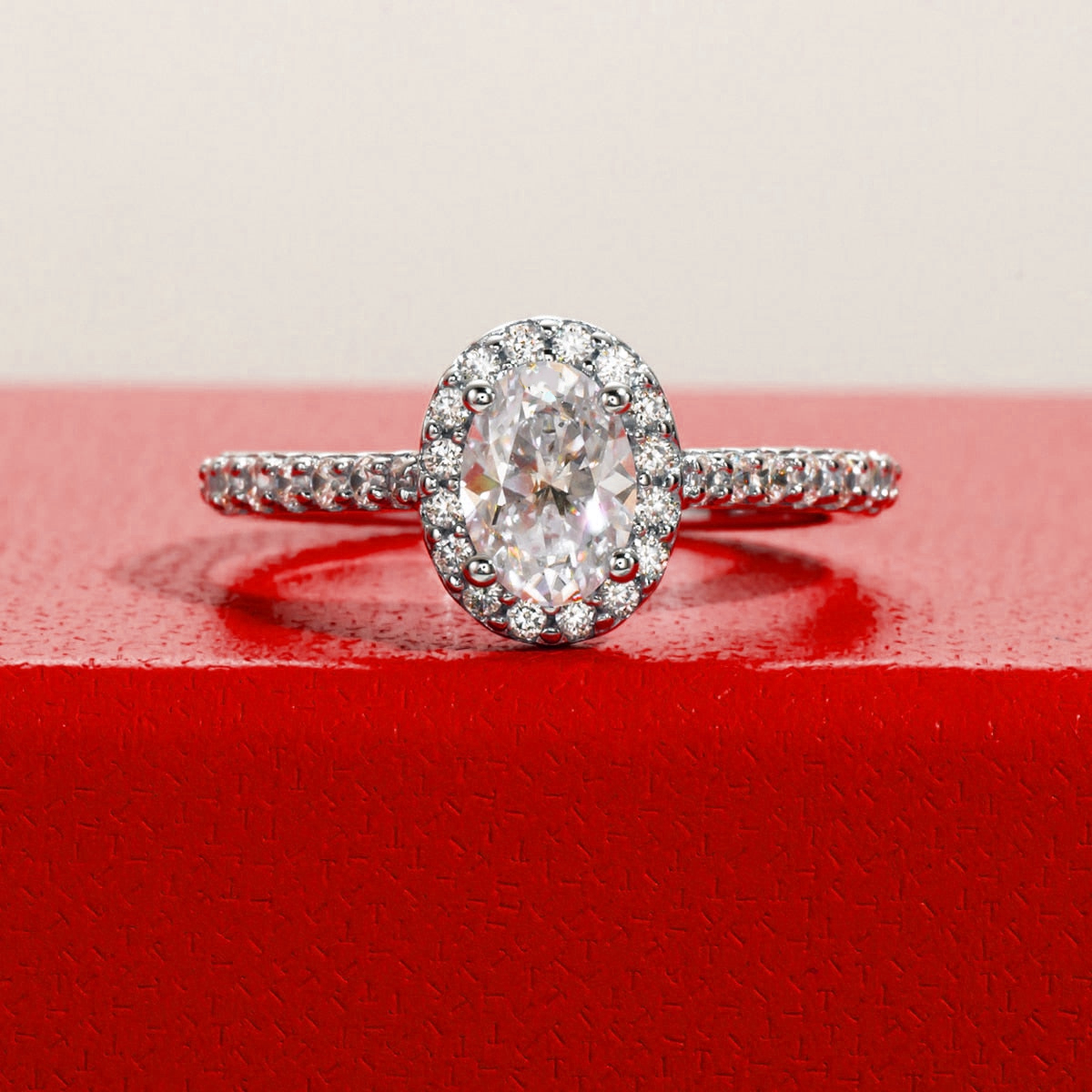 Bague Ovale Fine Sertie Moissanite
