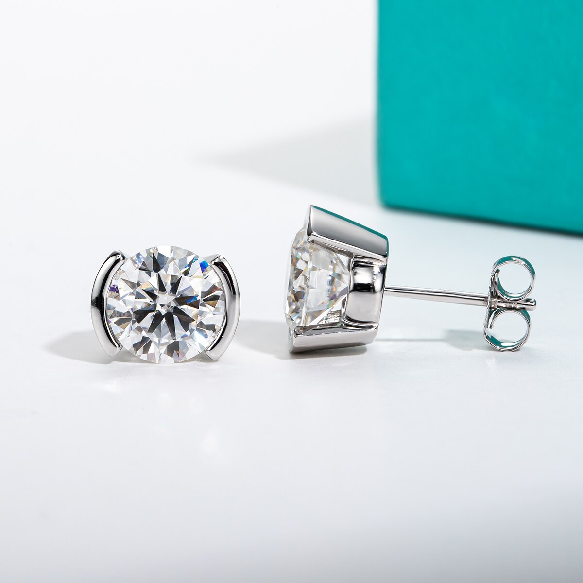 Brinco Ponto de Luz Moissanite - Loratta 