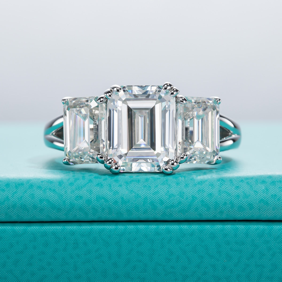 Anel Trinity Esmeralda Moissanite - Loratta