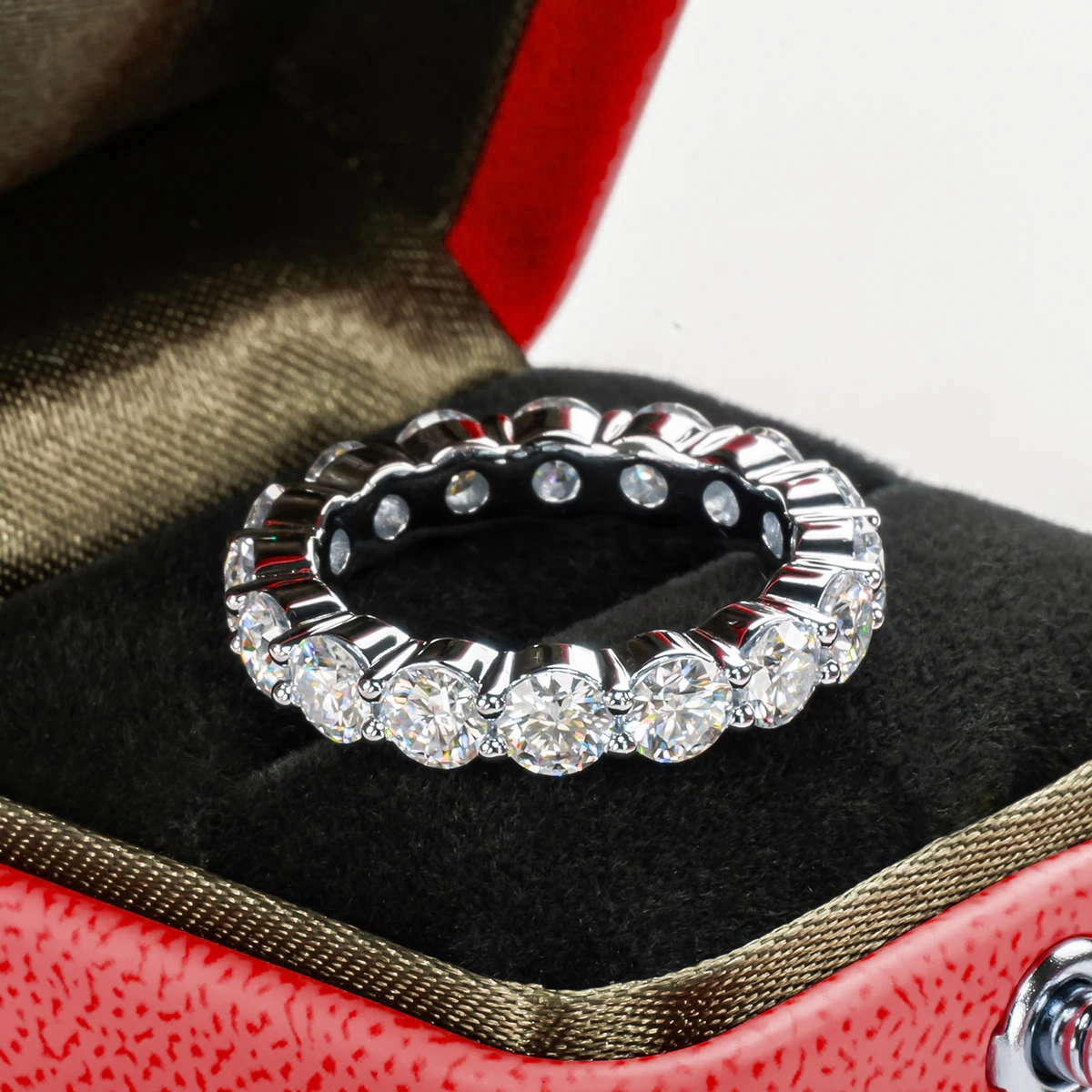 Alliance en argent 925 avec 400 points de moissanite