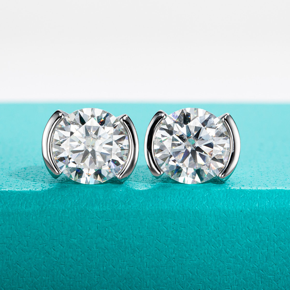 Brinco Ponto de Luz Moissanite - Loratta 