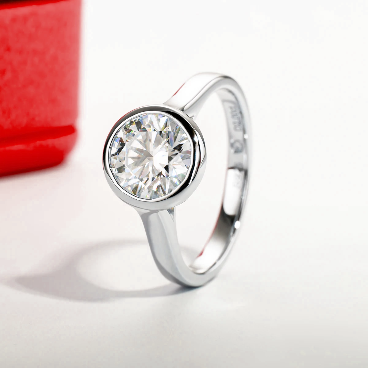 Bague Point of Light en moissanite