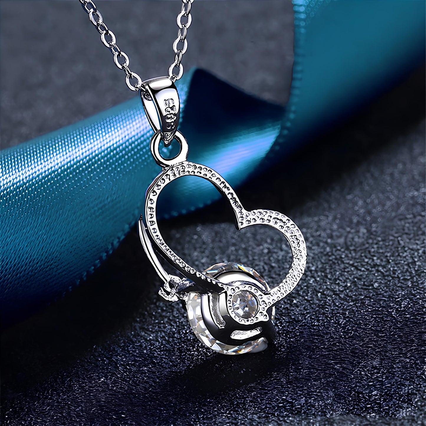 Collier Destiny of Love en argent et moissanite
