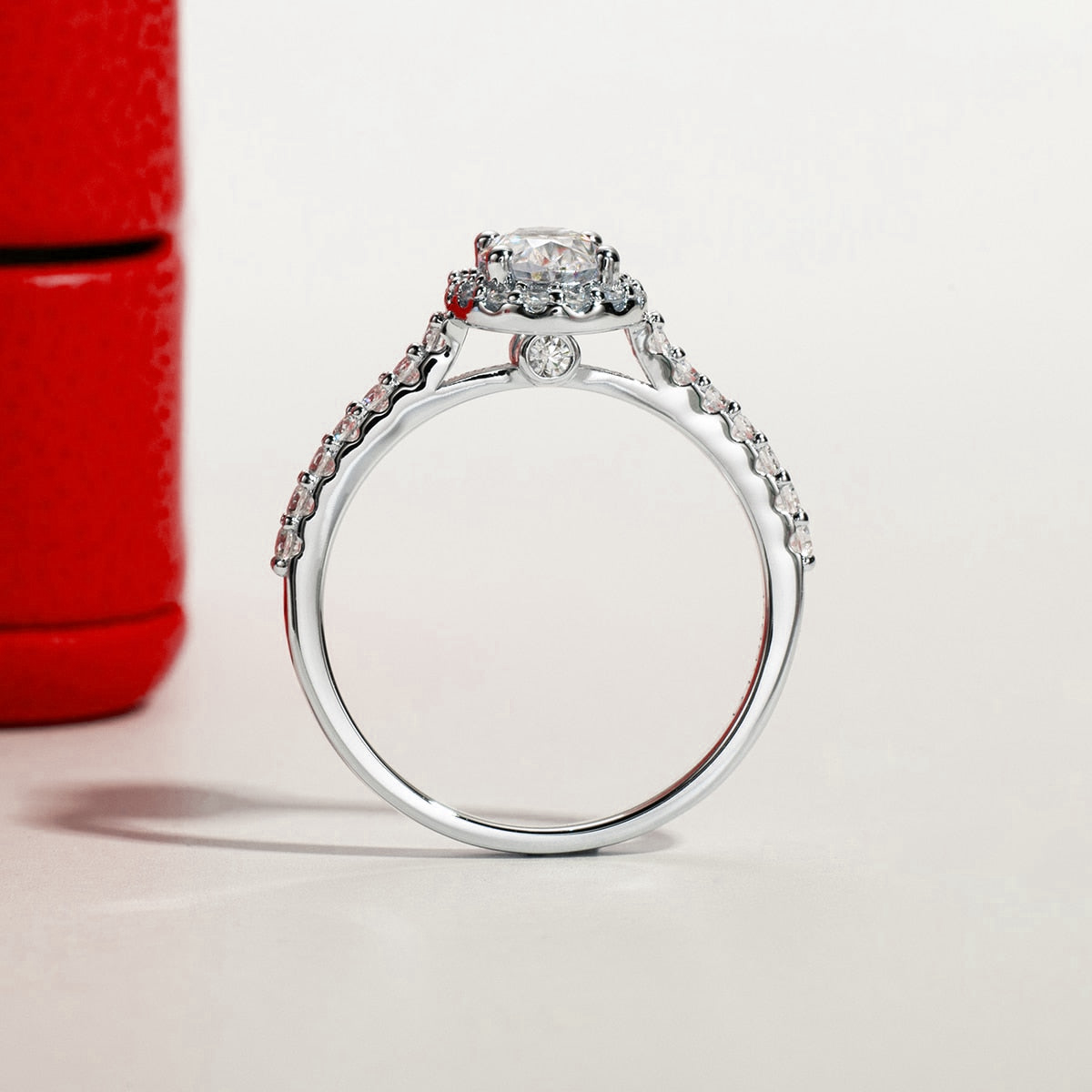 Bague Ovale Fine Sertie Moissanite