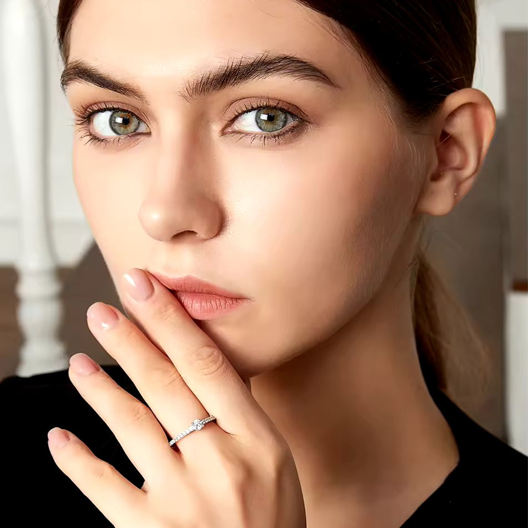 Bague en moissanite brillante