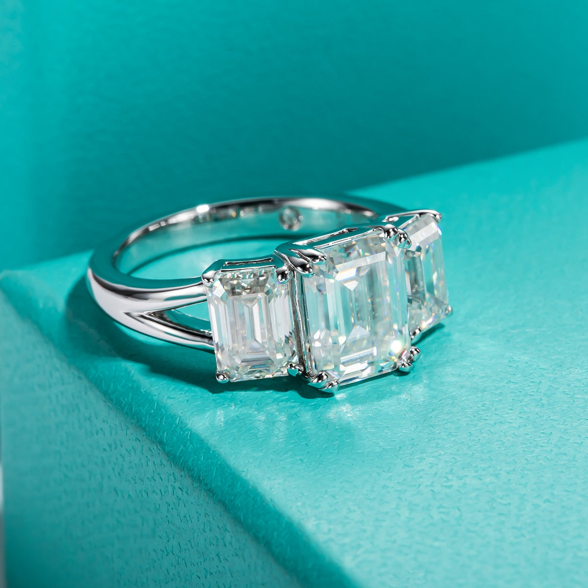 Anel Trinity Esmeralda Moissanite - Loratta