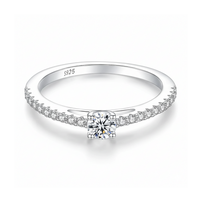 Bague en moissanite brillante