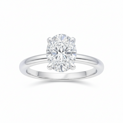Bague solitaire ovale fine en moissanite