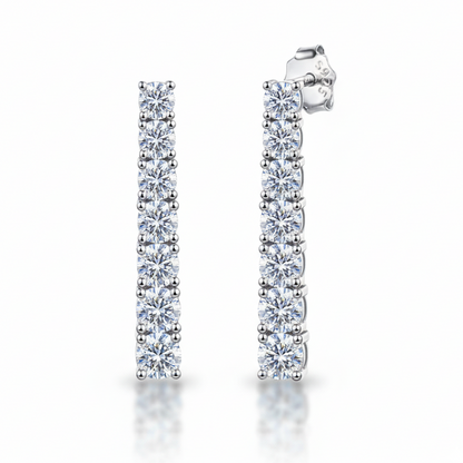 Boucles d'oreilles pendantes en moissanites serties d'argent plaqué or blanc 18 carats