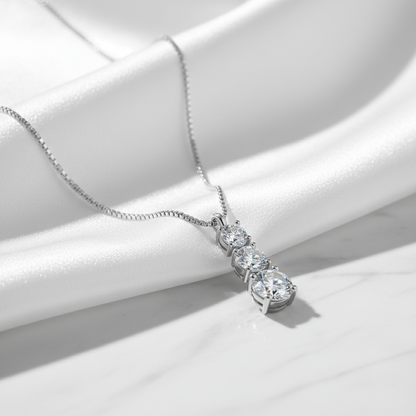 Collier triple pointe en moissanite en argent