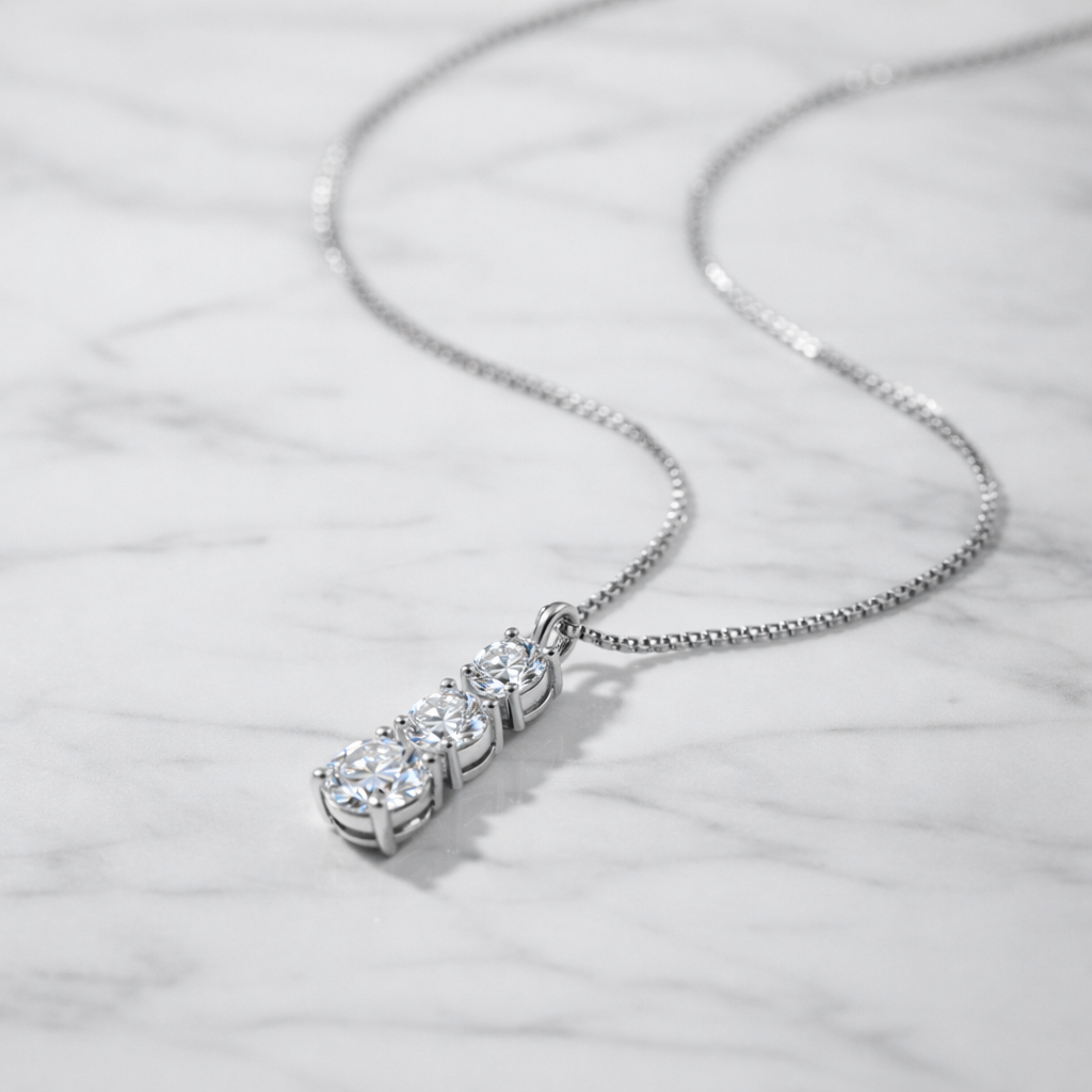 Collier triple pointe en moissanite en argent
