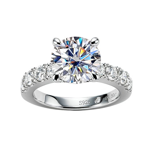 Bague solitaire royale en moissanite